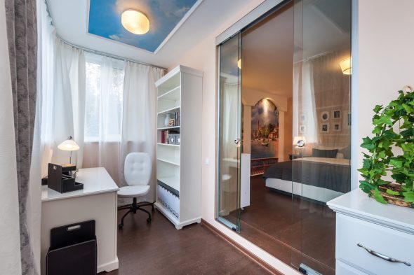 Interno dell'ufficio in camera da letto