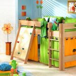 Letto a soppalco con area giochi