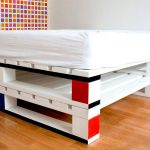 Letto di pallet fai da te a mosaico