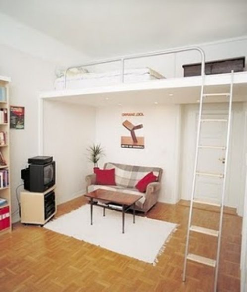 Letto posizionato sotto il soffitto