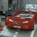 Letto a forma di auto per la cameretta del bambino