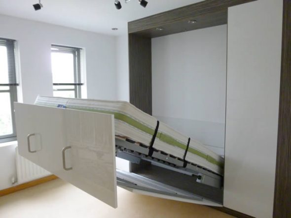 Letto integrato in un armadio