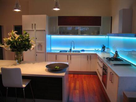 Cucina con illuminazione a LED