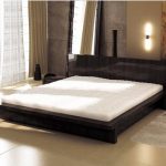 insolito letto nero
