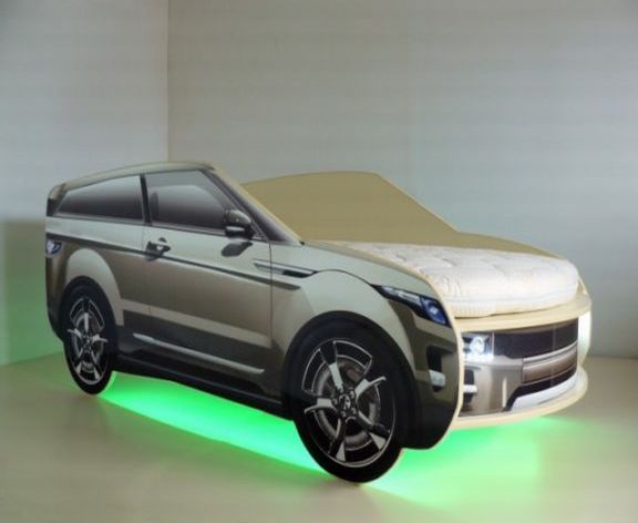 Letto insolito a forma di jeep
