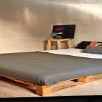 Letto enorme in pallet fai da te