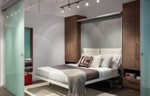 Ottima suddivisione in zone per una camera da letto con mobili trasformabili