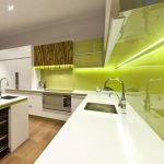 Illuminazione verde per la cucina