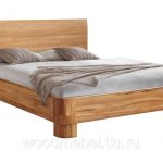 Semplice letto grande in rovere