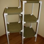 Scaffali portaoggetti multilivello fai da te con tubi in PVC