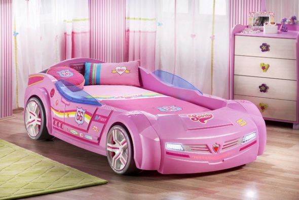 Letto a forma di macchina rosa per ragazze