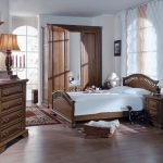 Set di mobili da camera in legno massello per una camera da letto romantica