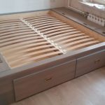 Soluzione elegante per una piccola camera da letto