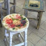 sgabello in stile provenzale