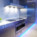 Opzione di illuminazione combinata in cucina