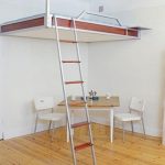 Letto a soppalco con montaggio a soffitto