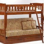 Letto in legno per piccoli appartamenti
