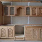 Cucina in legno fai da te con motivi
