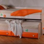 Lettini per bambole nidificanti arancioni per bambini