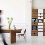 Idee per l'utilizzo di mobili in cartone negli interni