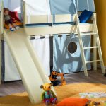 Letto da gioco con scivolo
