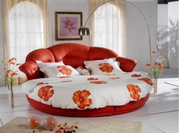 Bellissima biancheria da letto per un letto rotondo