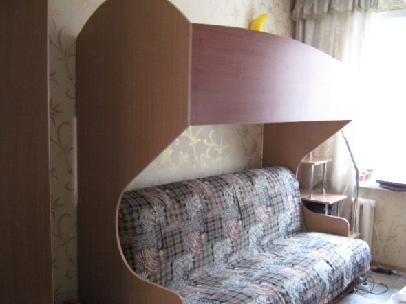 Letto a soppalco per un piccolo appartamento