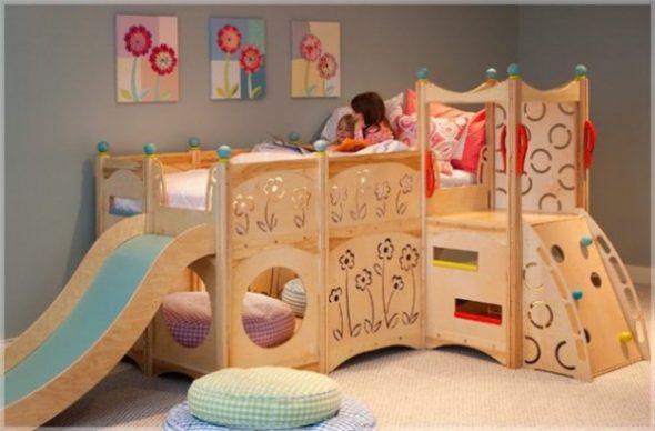 Letto a soppalco con scivolo, pouf e area gioco