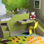 Letto a soppalco con zona lavoro e scivolo per bambini in età prescolare