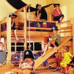 Letto a soppalco con spalliera Pirati