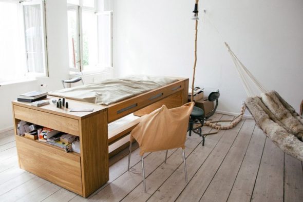 Letto e scrivania: due in uno