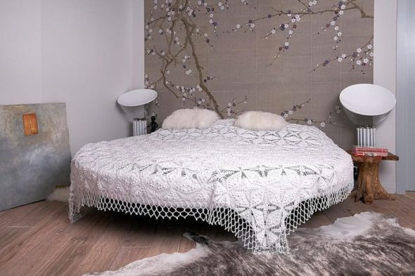 Letto rotondo con rivestimento traforato