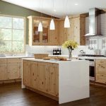 Cucina in legno fai da te per una casa estiva