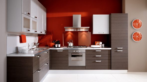 Cucina con piano cottura e forno