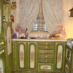 Set da cucina verde con decoupage