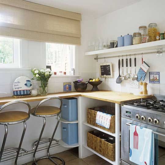 Piccola cucina con sistema di ringhiere