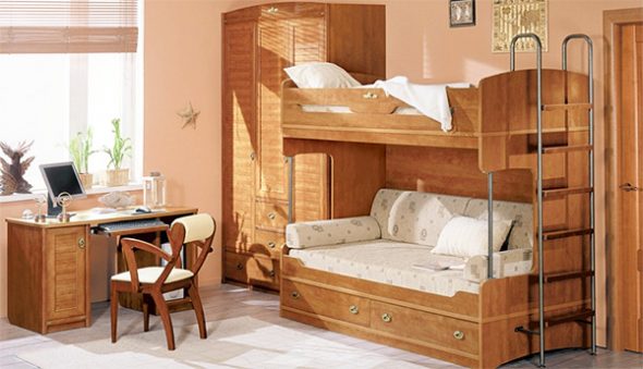 Mobili in legno nella cameretta dei bambini