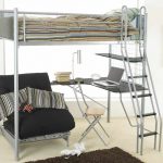 Letto a soppalco in metallo con zona lavoro e zona riposo