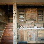 Cucina in miniatura con pallet