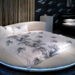 Letto rotondo morbido con illuminazione