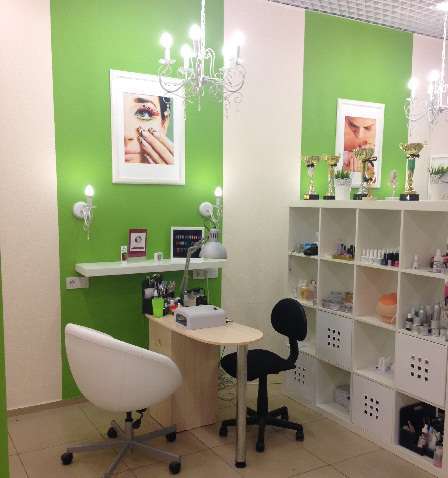 Piccolo tavolo da manicure