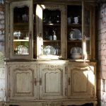 Insolito armadio antico dopo il restauro