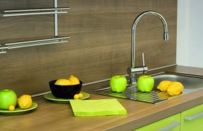 battiscopa in alluminio per cucina