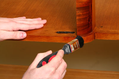 Copriamo il legno con vernice