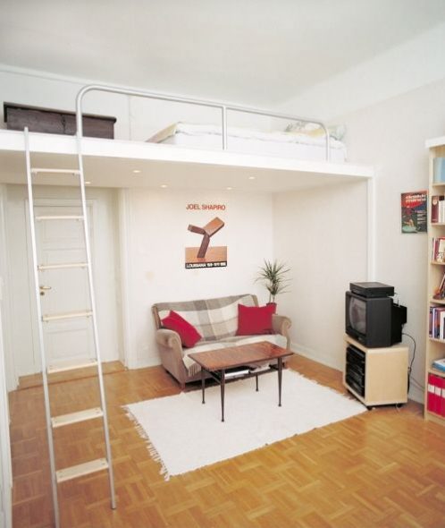 Un posto letto di dimensioni standard al secondo livello