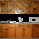 Semplice set da cucina per una casa estiva con le tue mani