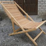 Chaise longue pieghevole per una casa estiva