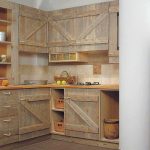 Set da cucina fatto in casa nella dacia