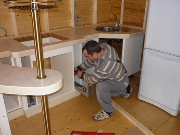 Montare una cucina con le proprie mani