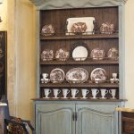 Credenza in legno chic per una cucina elegante